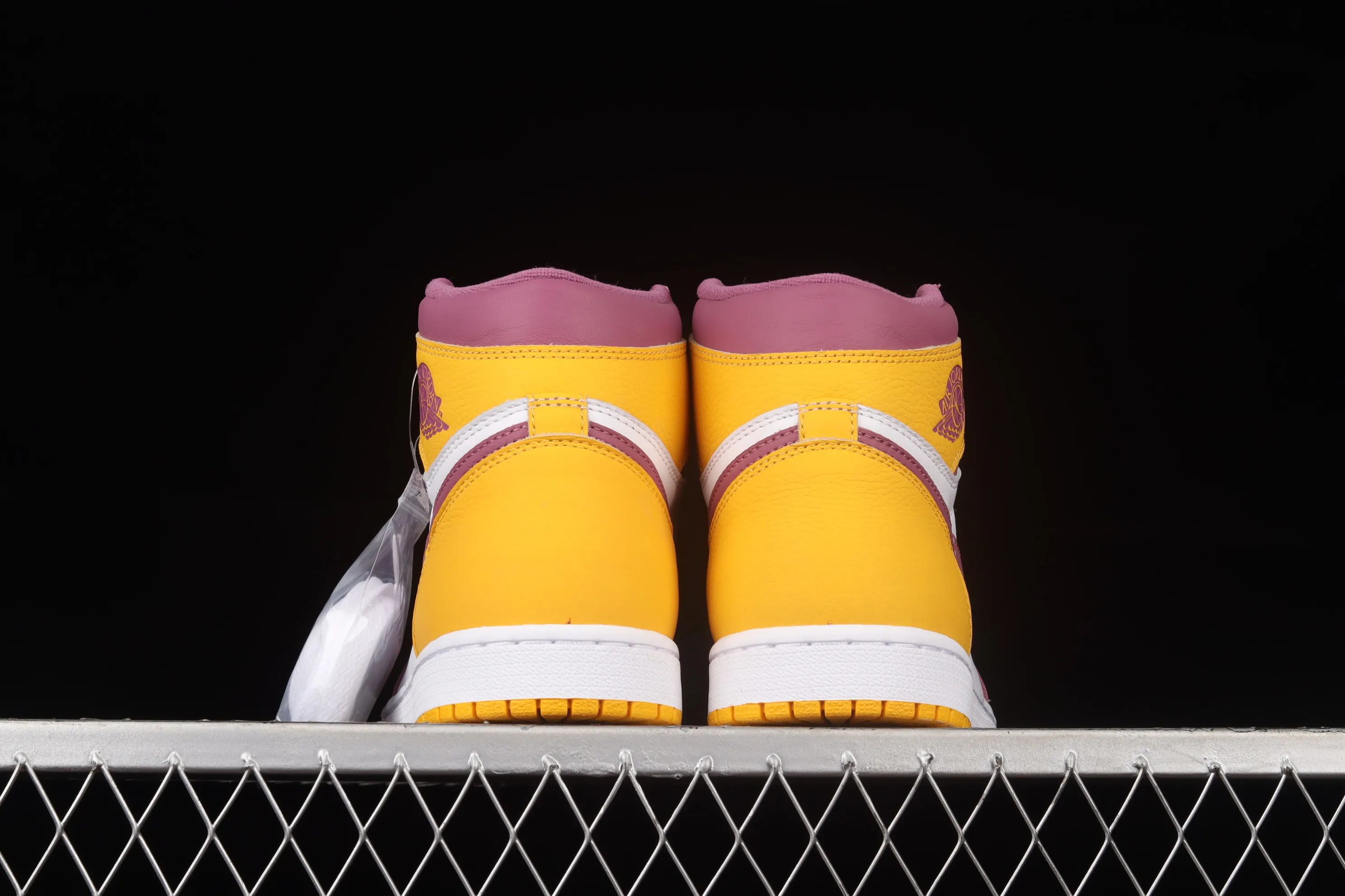 All categories Air Jordan Jordan series basketball shoes Air Jordan 1 High Pure original version Air Jordan 1 "Sail University Red" AJ1 Joe 1 White and Purple Gold Brotherhood high-top basketball shoes 555088-706